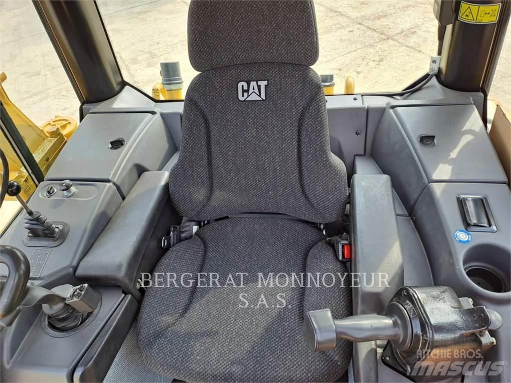 CAT D6NLGP Гусеничные бульдозеры