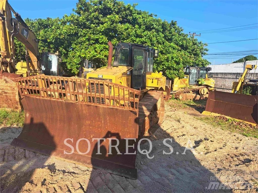 CAT D6NXL Гусеничные бульдозеры