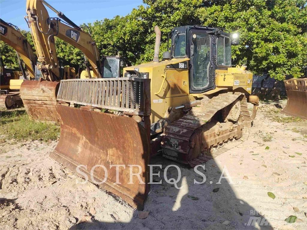CAT D6NXL Гусеничные бульдозеры
