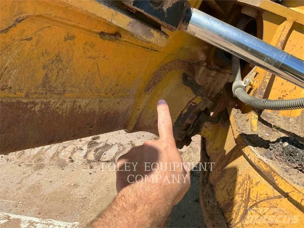 CAT D6NXL Гусеничные бульдозеры