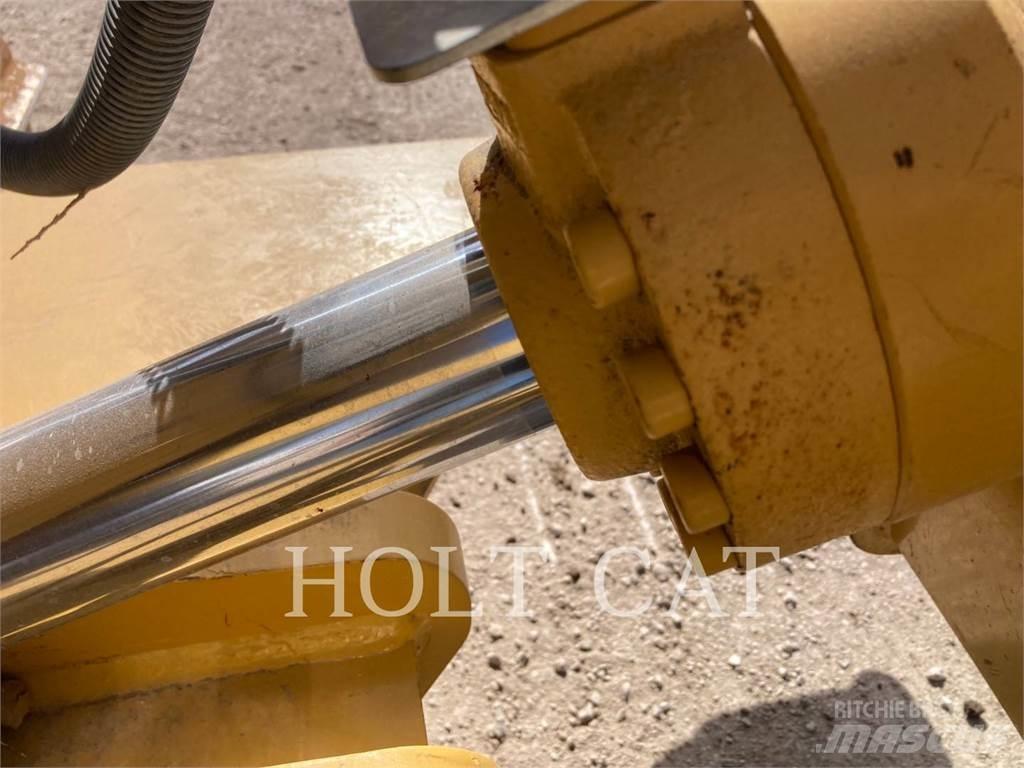 CAT D6NXL Гусеничные бульдозеры