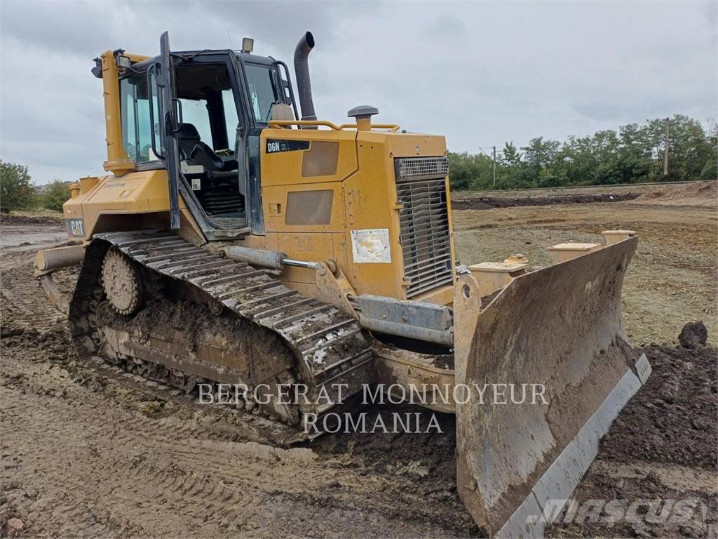CAT D6NXL Гусеничные бульдозеры