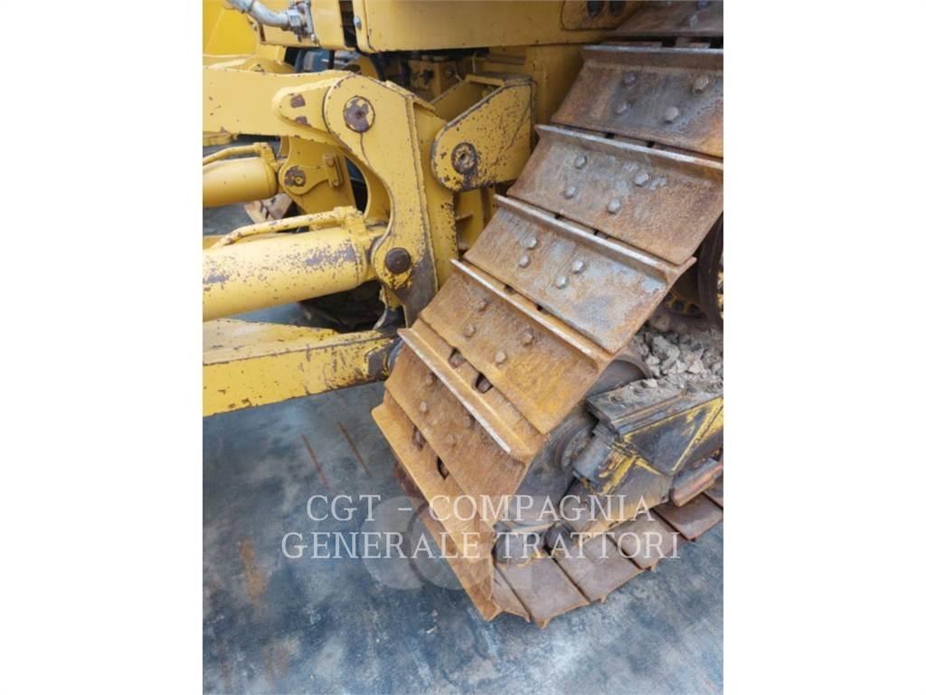 CAT D6T Гусеничные бульдозеры
