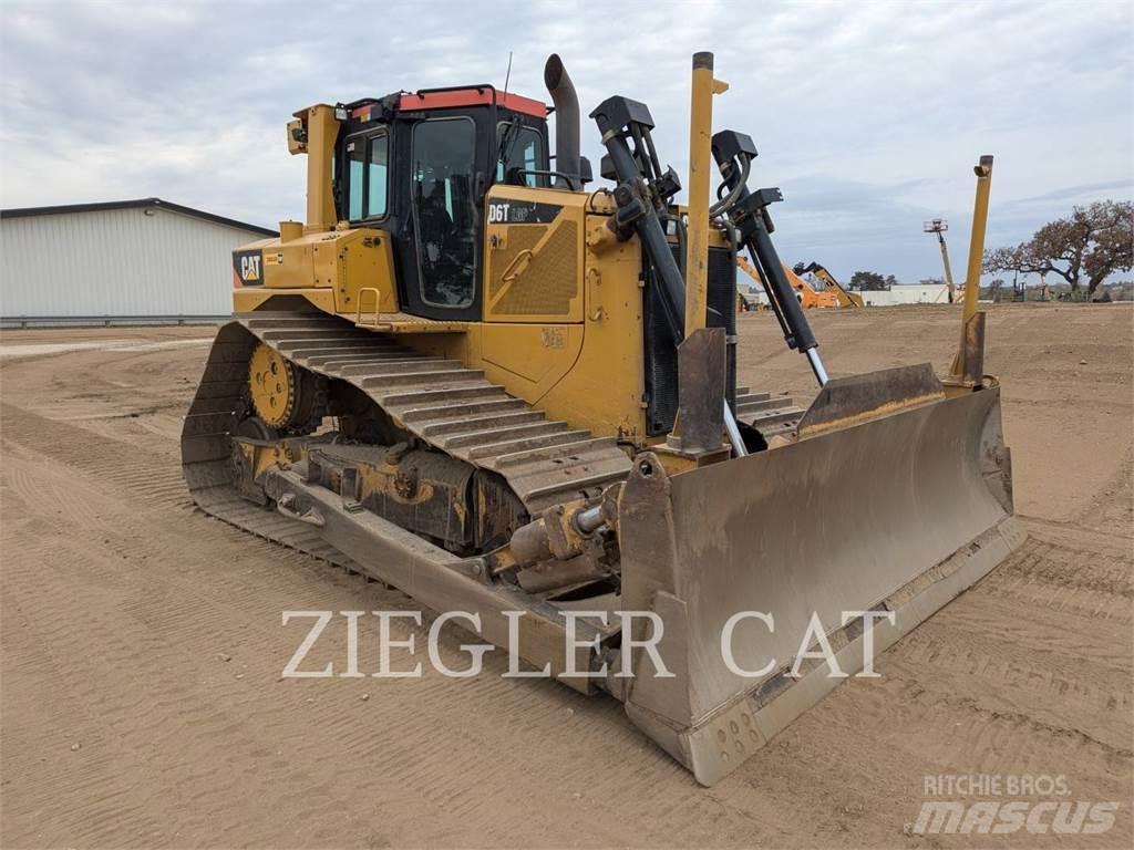 CAT D6T Гусеничные бульдозеры