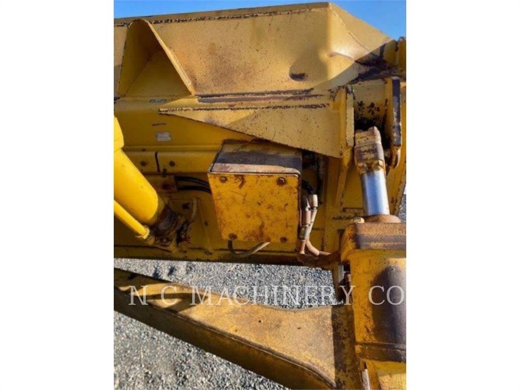 CAT D6T Гусеничные бульдозеры