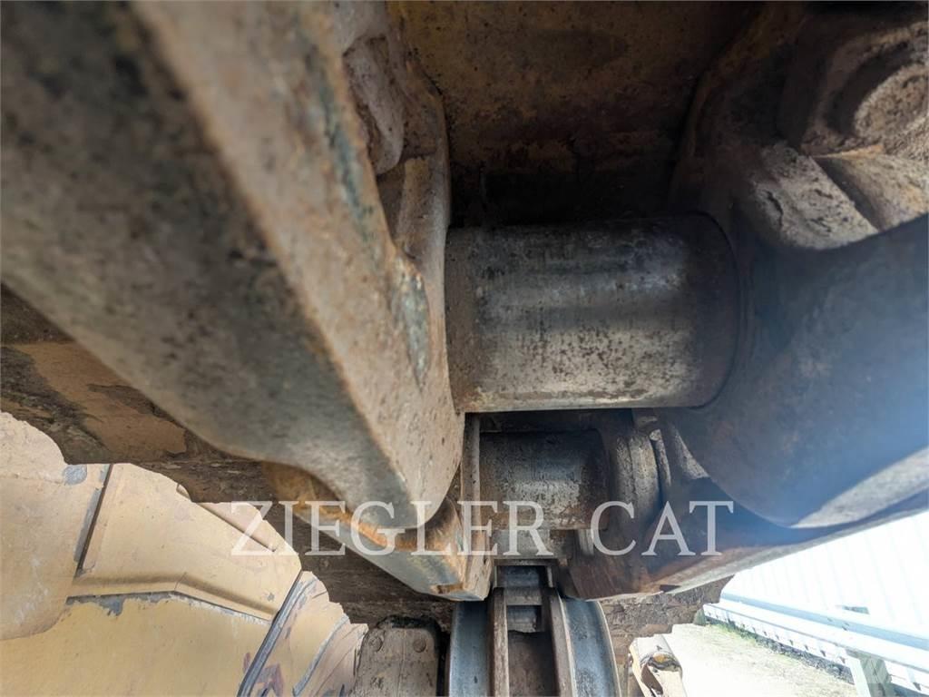 CAT D6T Гусеничные бульдозеры