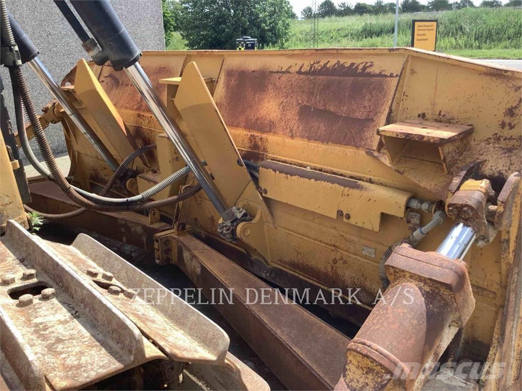 CAT D6T Гусеничные бульдозеры