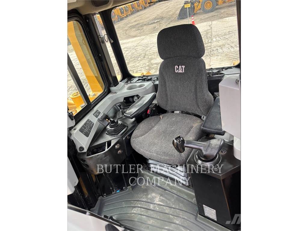 CAT D6T Гусеничные бульдозеры