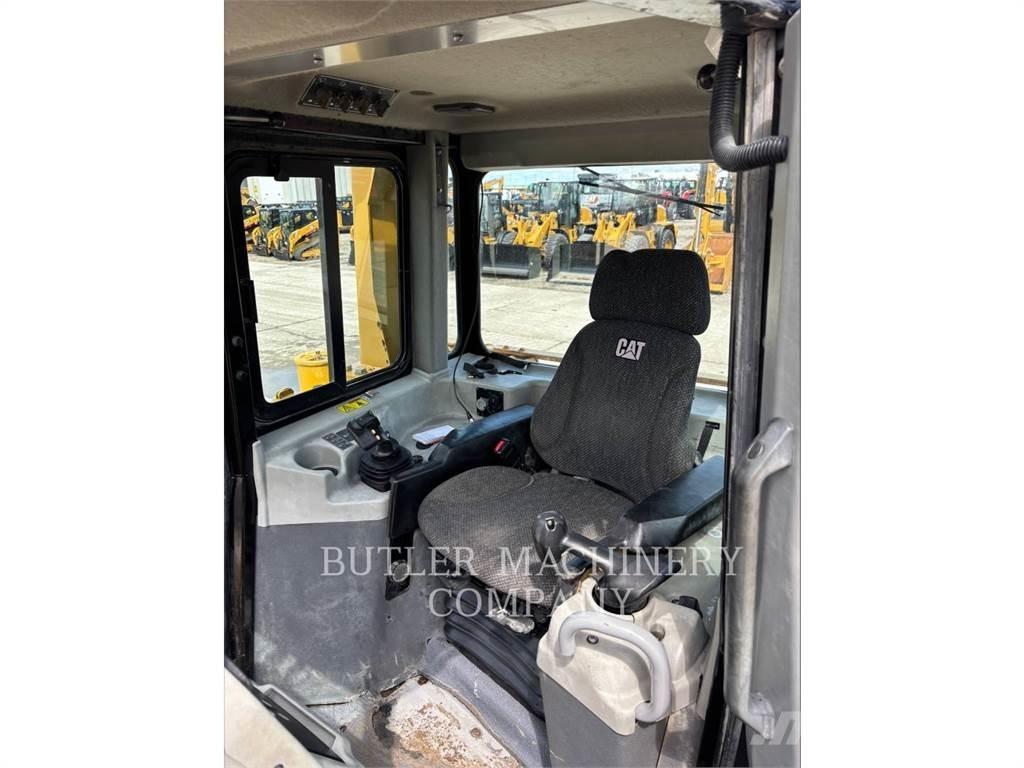 CAT D6T Гусеничные бульдозеры