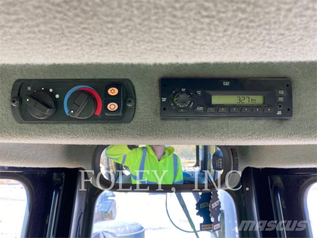 CAT D6T Гусеничные бульдозеры