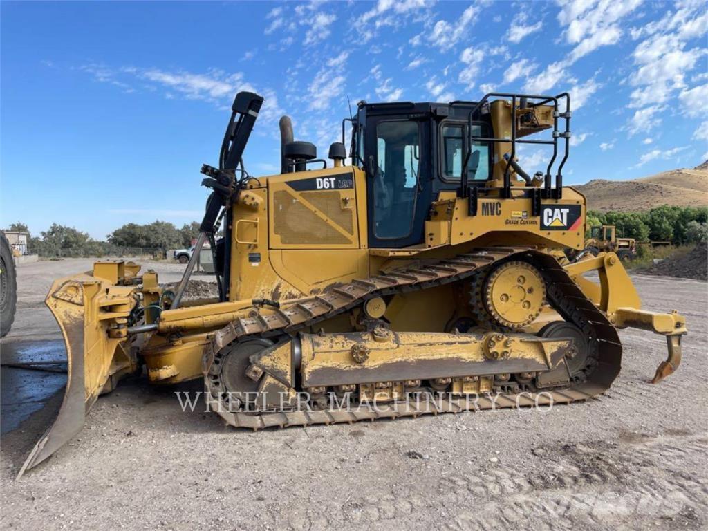 CAT D6T LGP VP Гусеничные бульдозеры