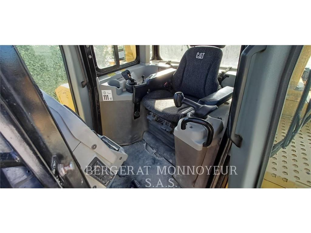 CAT D6T3B XW Гусеничные бульдозеры