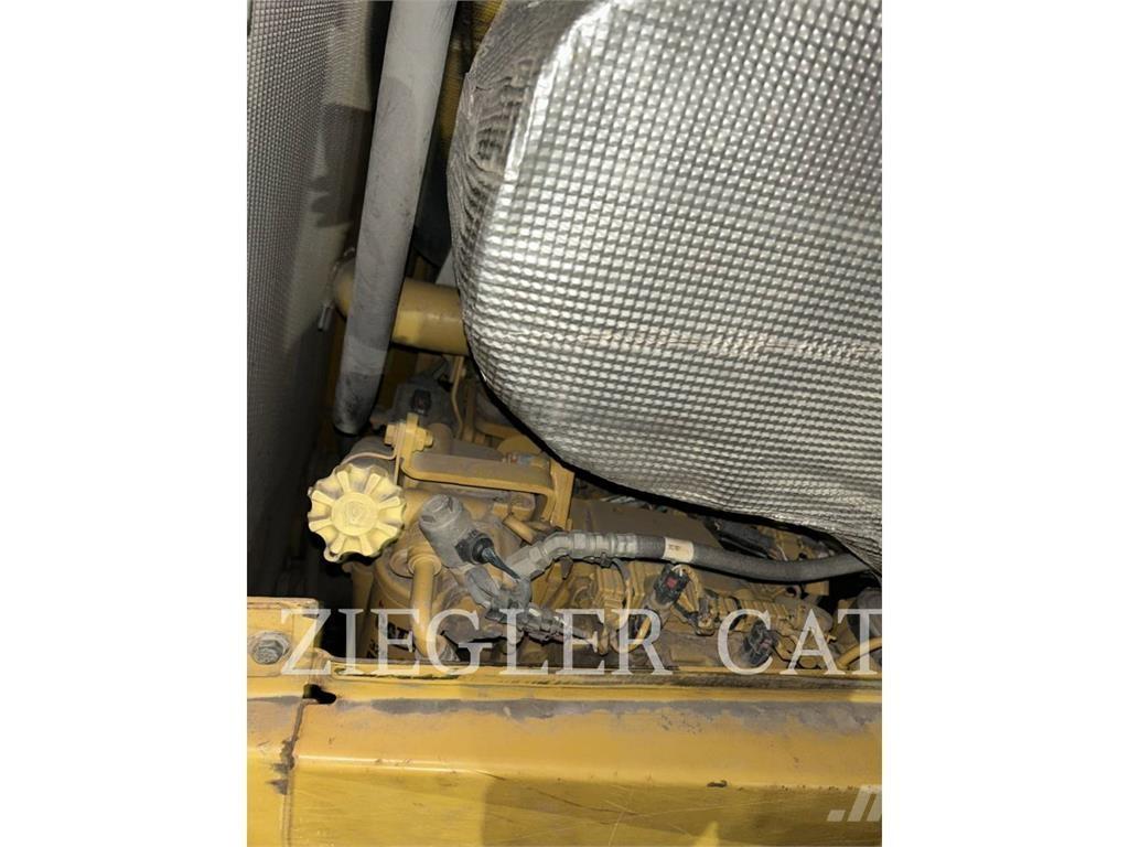 CAT D6T4FLGPA Гусеничные бульдозеры