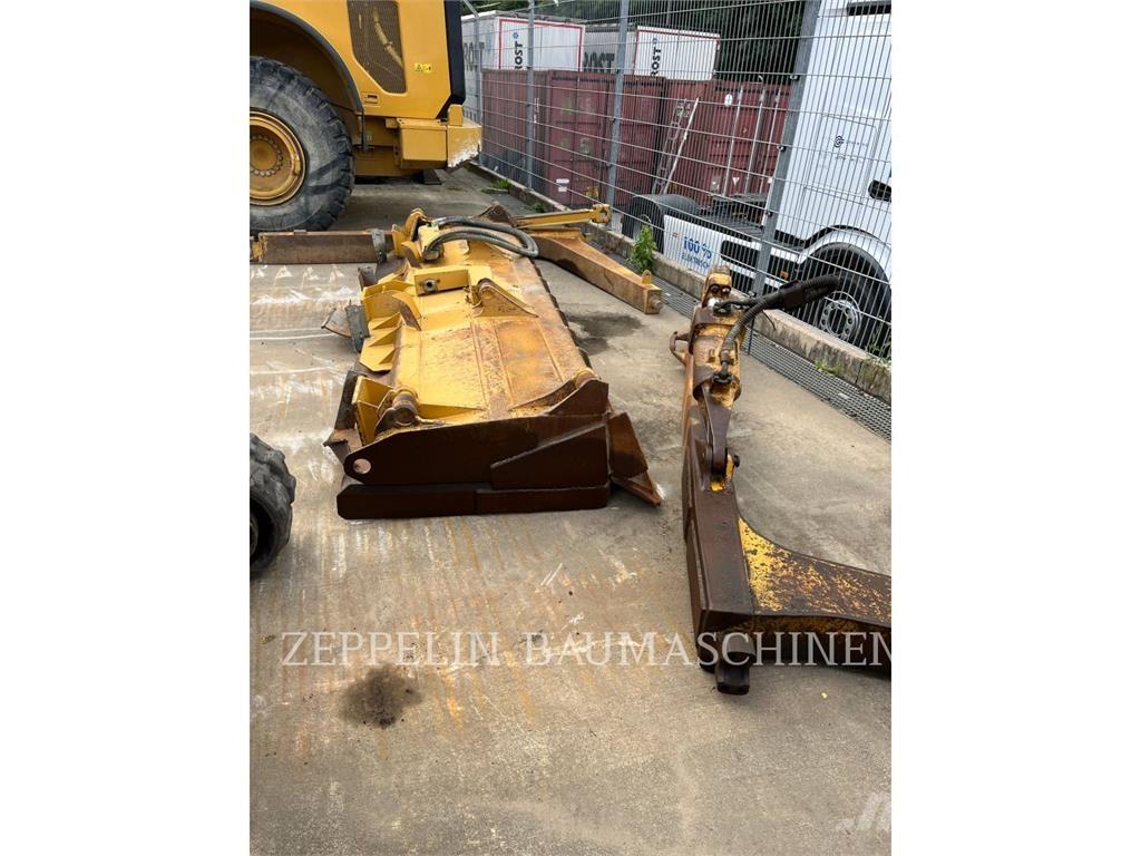 CAT D6TM Гусеничные бульдозеры