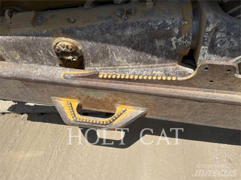 CAT D7 Гусеничные бульдозеры