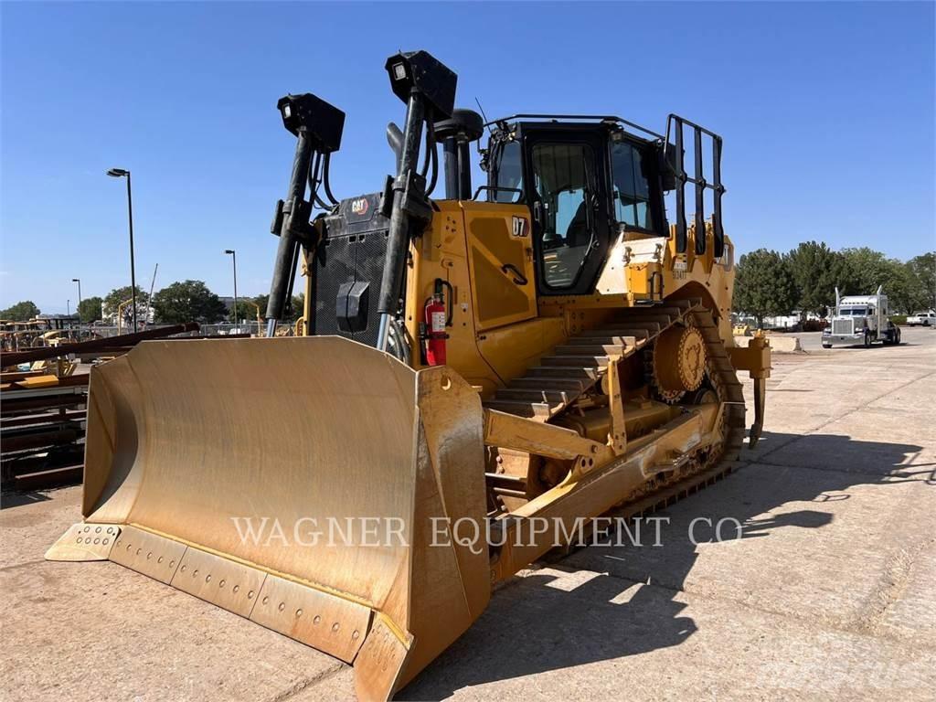 CAT D7 Гусеничные бульдозеры