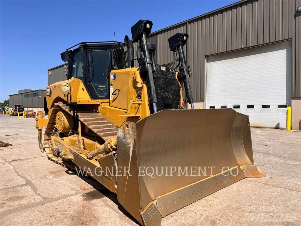 CAT D7 Гусеничные бульдозеры