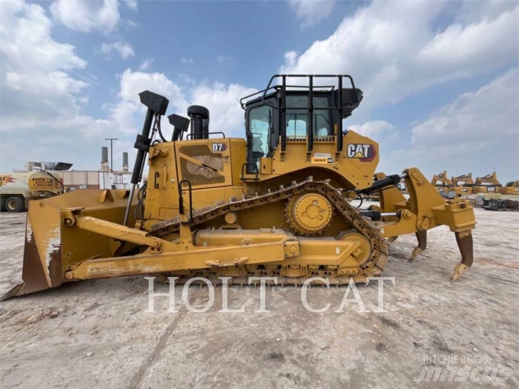 CAT D7 Гусеничные бульдозеры