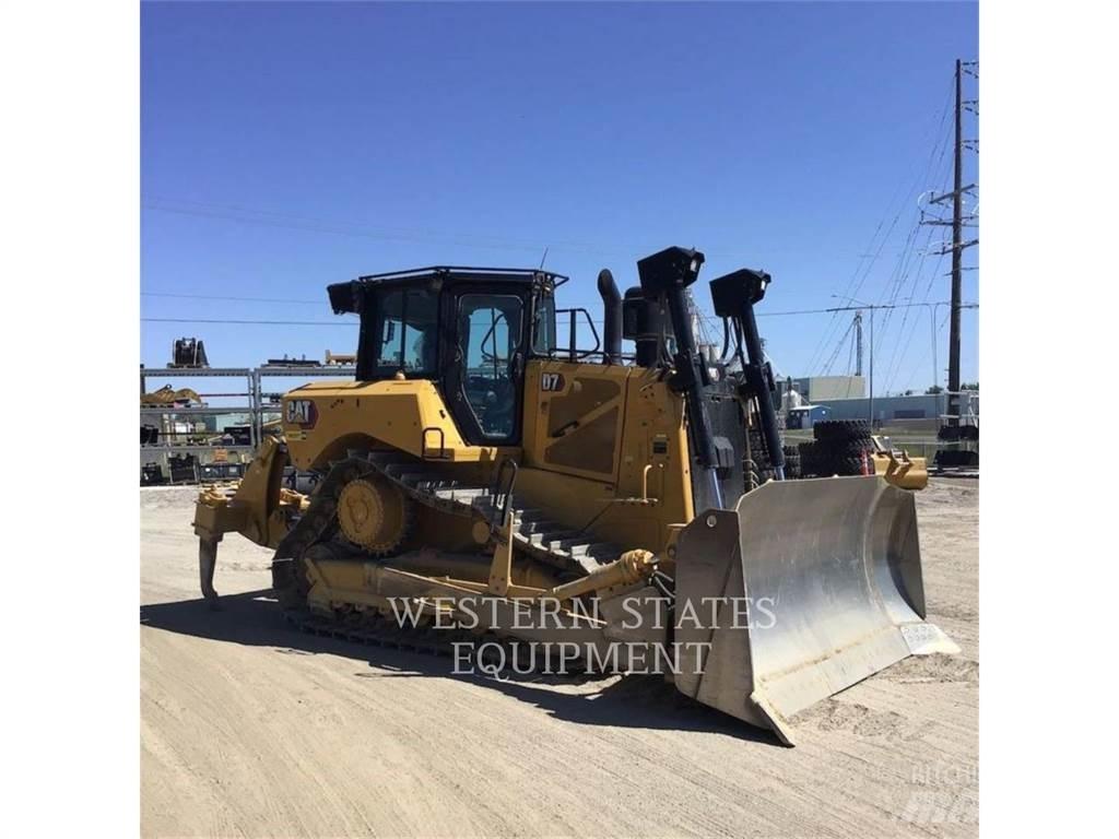 CAT D7 Гусеничные бульдозеры