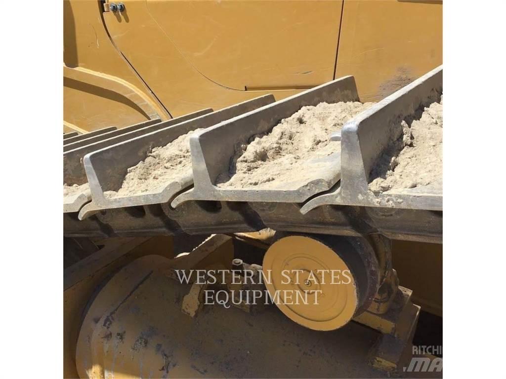 CAT D7 Гусеничные бульдозеры