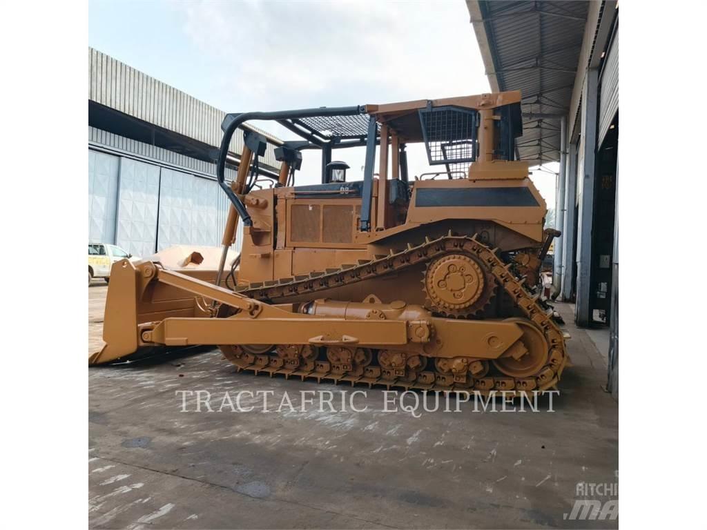 CAT D8N Гусеничные бульдозеры