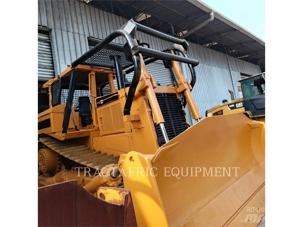 CAT D8N Гусеничные бульдозеры