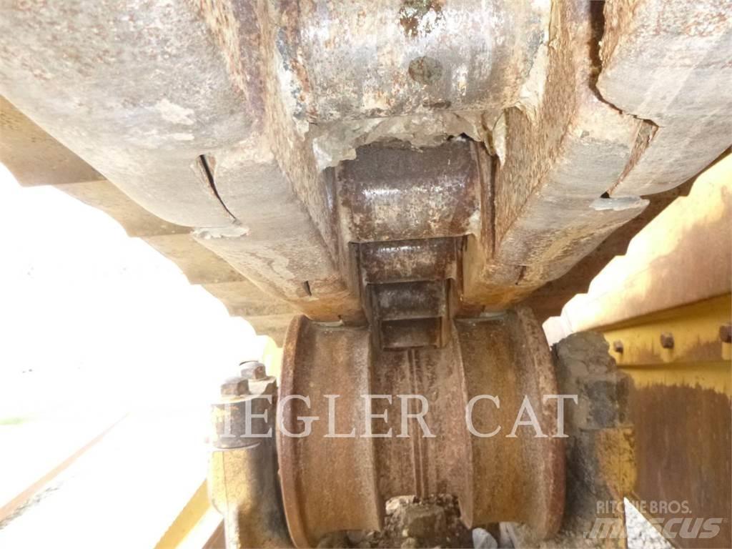 CAT D8T Гусеничные бульдозеры