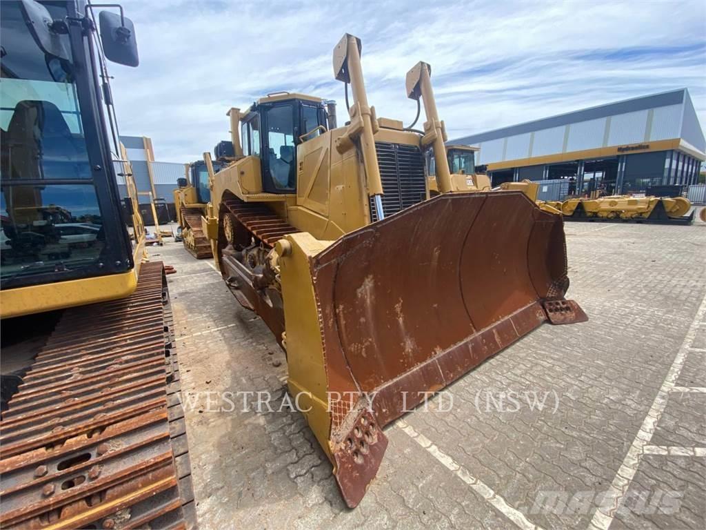 CAT D8T Гусеничные бульдозеры