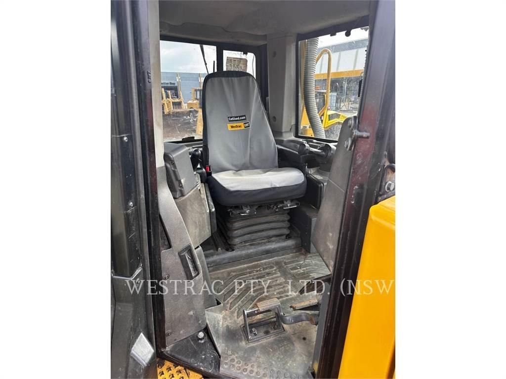 CAT D8T Гусеничные бульдозеры