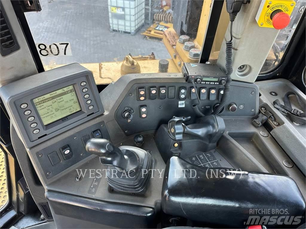 CAT D8T Гусеничные бульдозеры