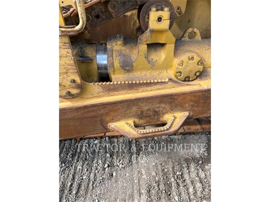 CAT D8T Гусеничные бульдозеры