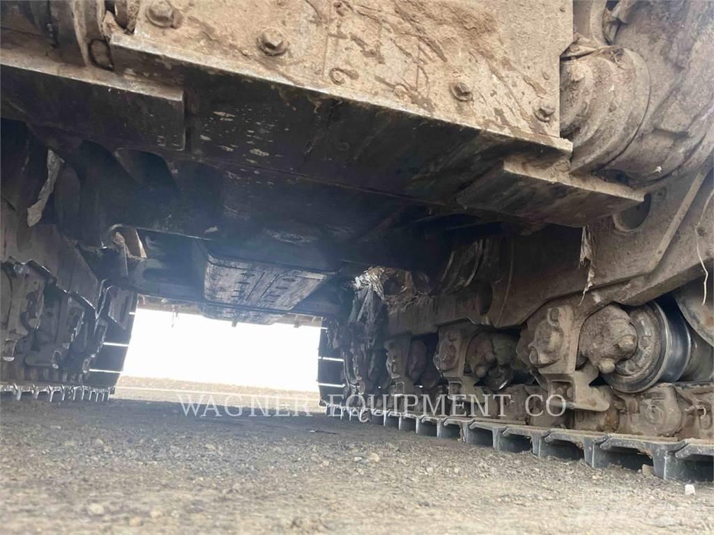 CAT D8T Гусеничные бульдозеры