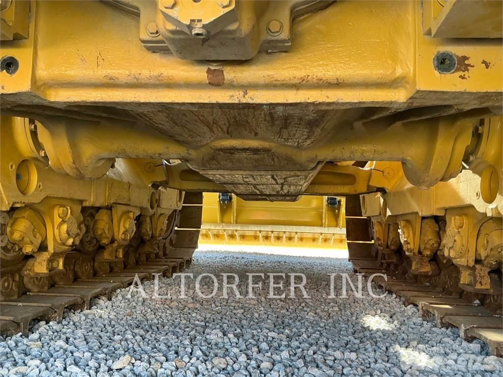 CAT D8T Гусеничные бульдозеры