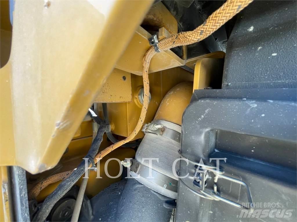 CAT D8T Гусеничные бульдозеры