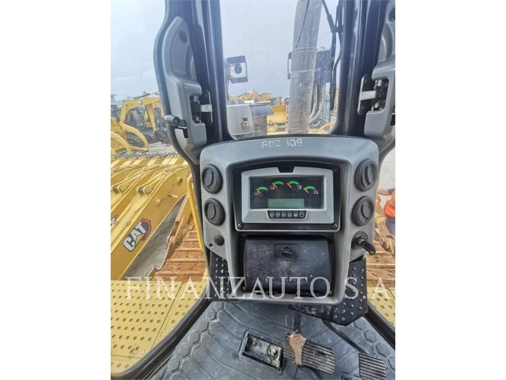 CAT D8T Гусеничные бульдозеры