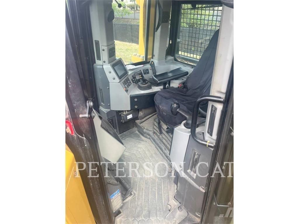CAT D8T Гусеничные бульдозеры