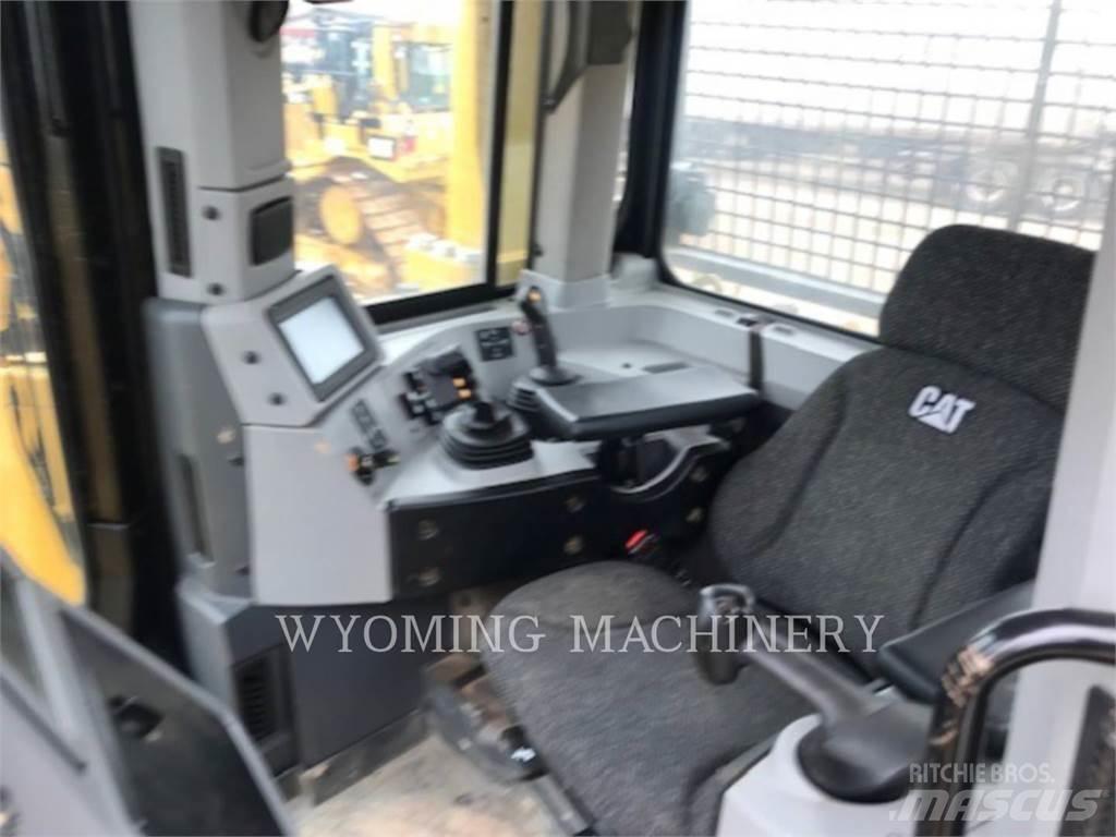 CAT D8T Гусеничные бульдозеры