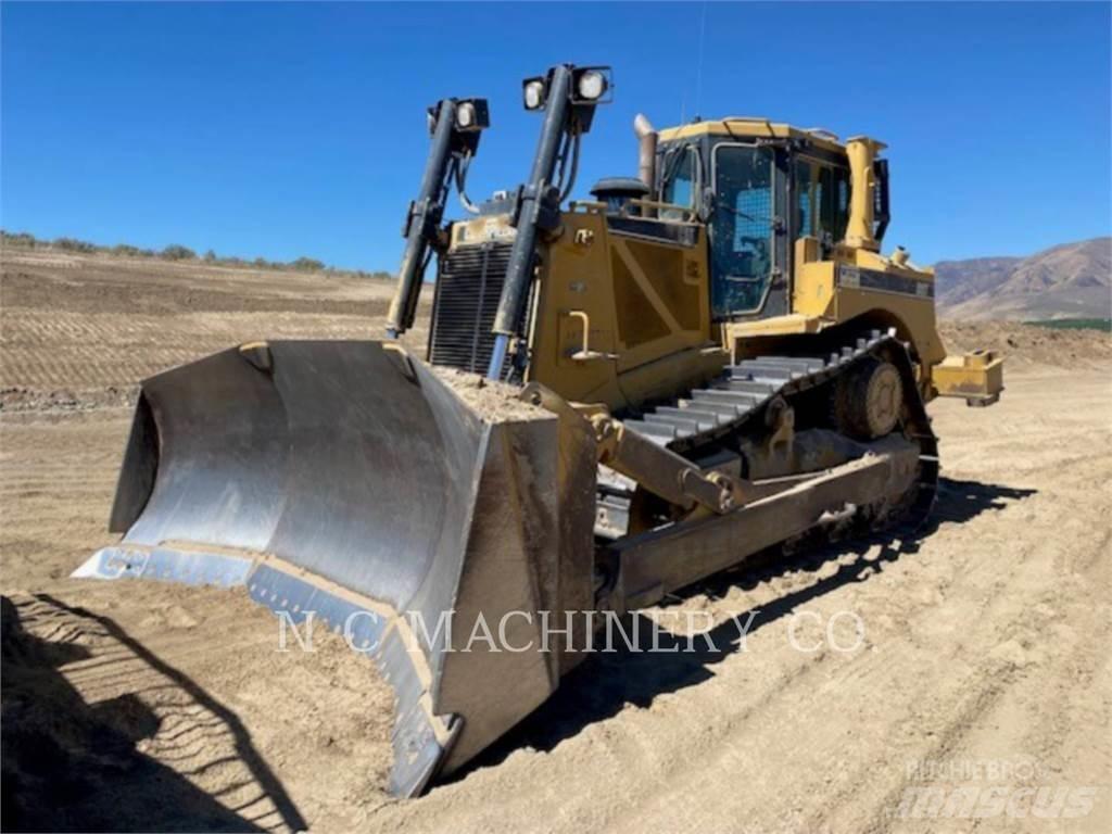 CAT D8T Гусеничные бульдозеры
