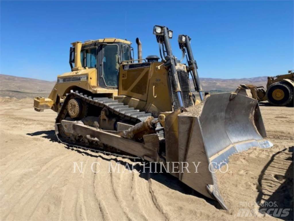 CAT D8T Гусеничные бульдозеры