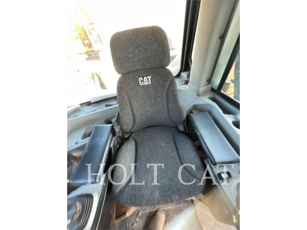 CAT D8T Гусеничные бульдозеры