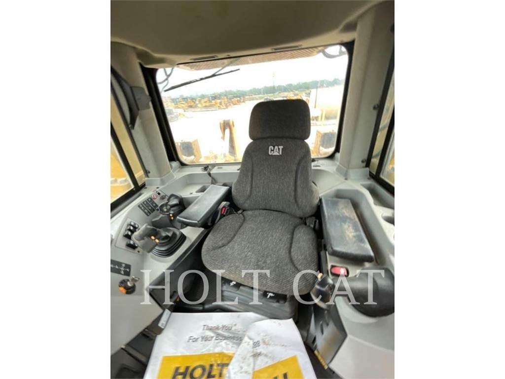 CAT D8T Гусеничные бульдозеры