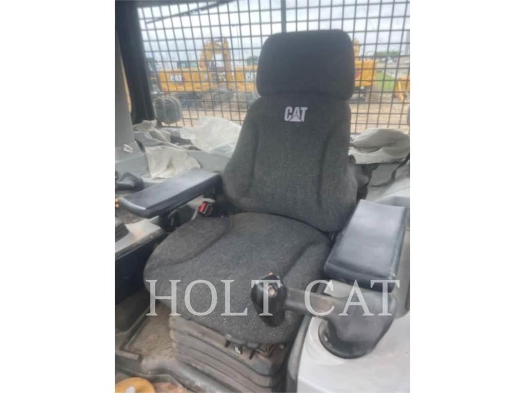 CAT D8T Гусеничные бульдозеры