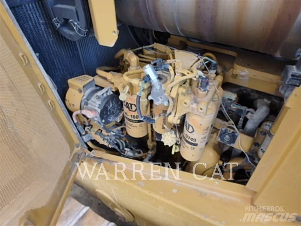 CAT D8T 4XLARO Гусеничные бульдозеры