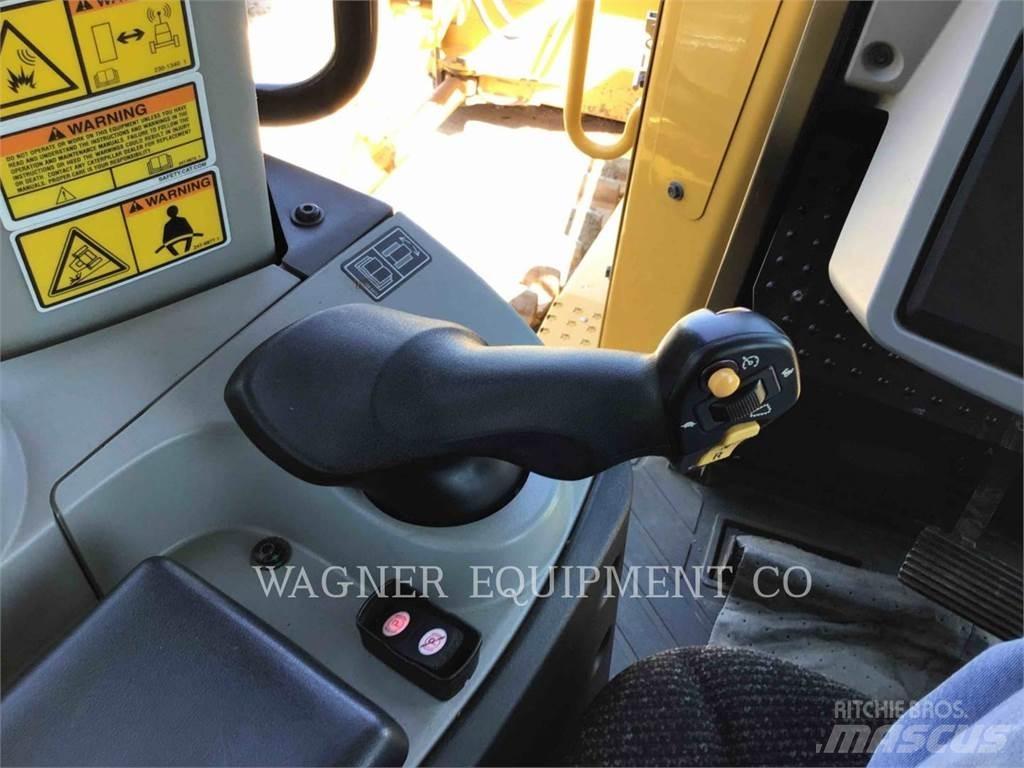 CAT D8T AW Гусеничные бульдозеры