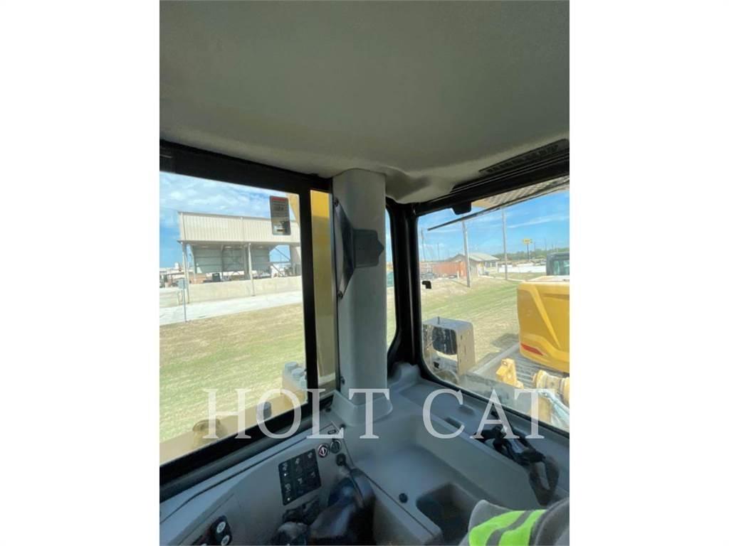 CAT D8T WHA Гусеничные бульдозеры