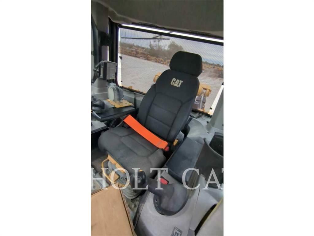 CAT D9 Гусеничные бульдозеры