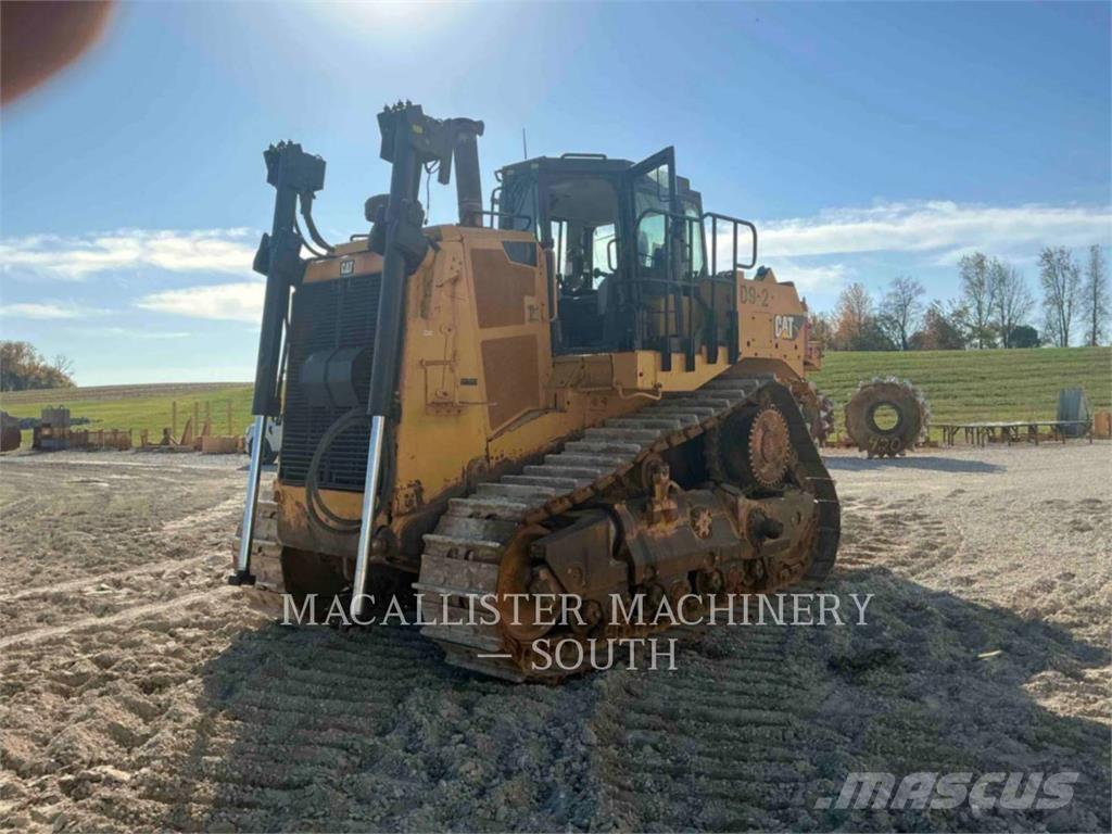CAT D9T Гусеничные бульдозеры