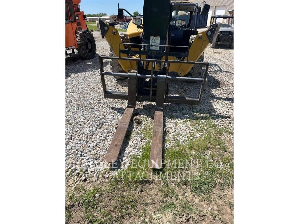 CAT FKTHT60W Телескопические погрузчики