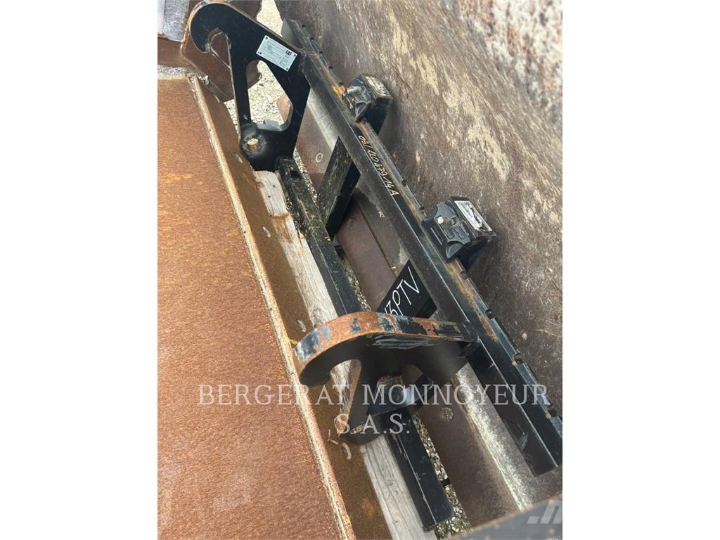 CAT FOURCHE 906 Строительная техника - Другие