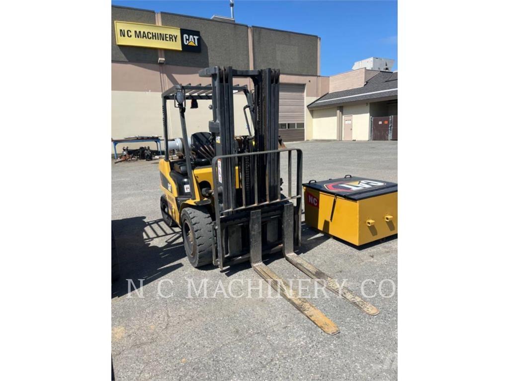 CAT GP30N5 Газовые погрузчики